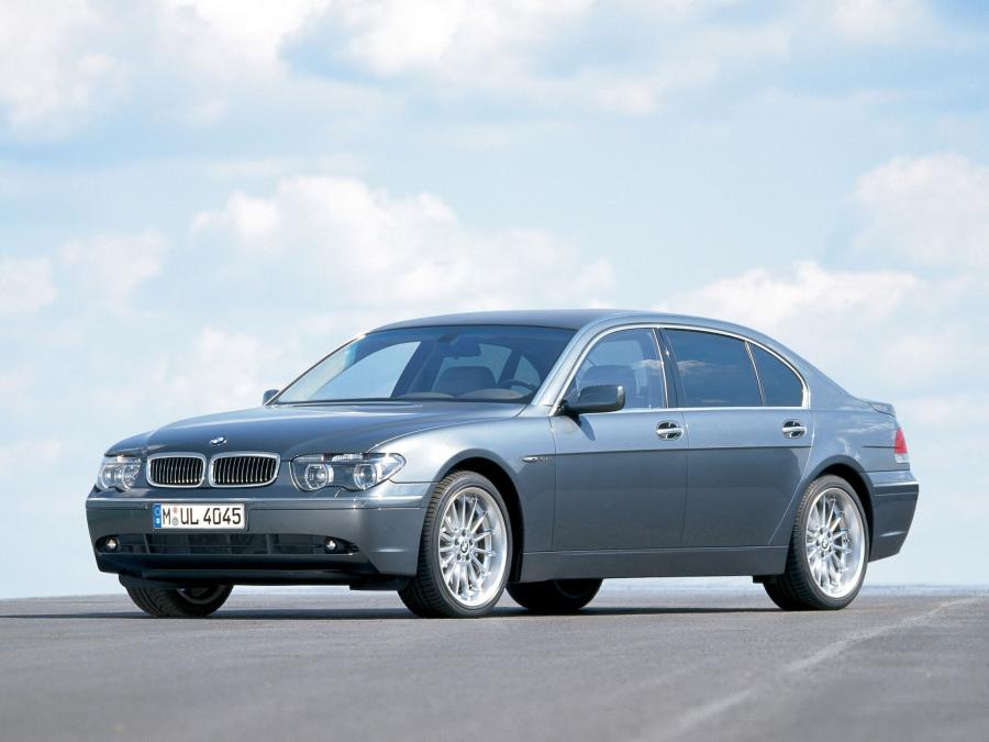  BMW 760Li 2003 года  (фото 10 из 16)